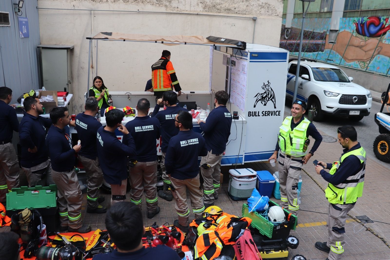 Más de 20 brigadistas desplegados: Equipo completo de Bull Service para el resguardo del evento